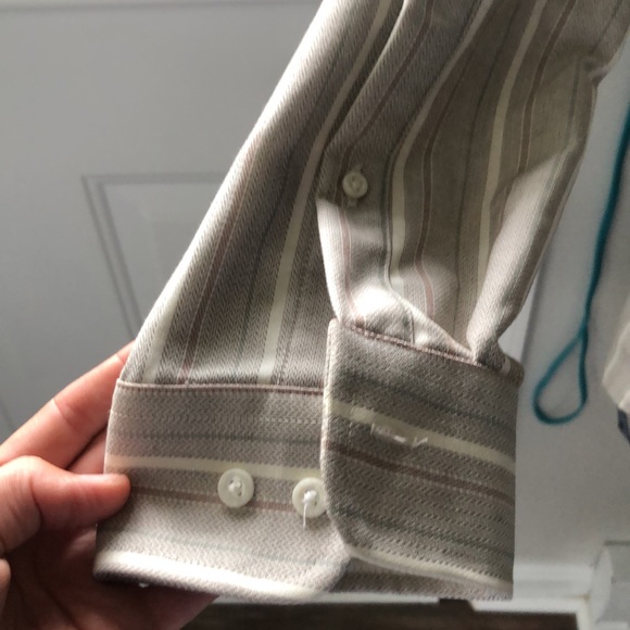 IIn excellent condition shirt - Picture 5 of 6